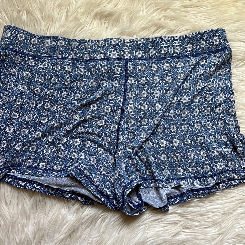 Victoria’s Secret large sleep short pajama